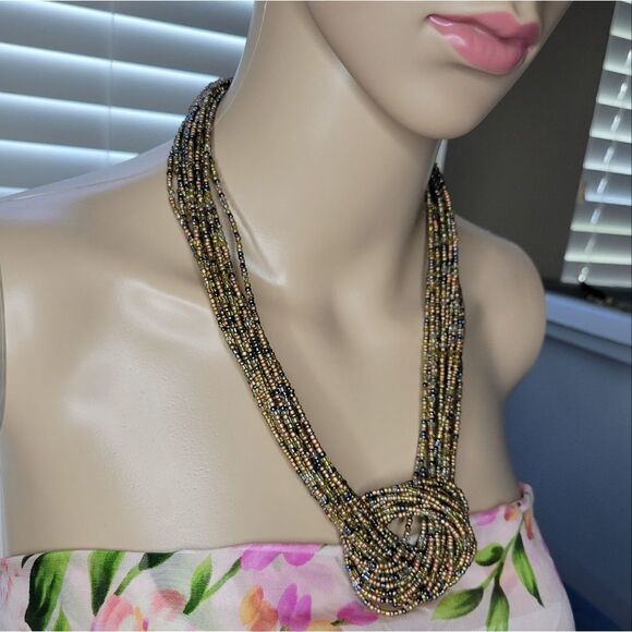 Woman Seed Bead Multi Strand Necklace. - Picture 4 of 7